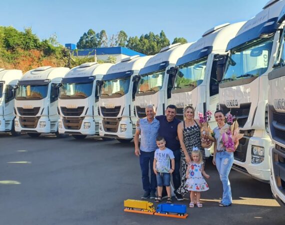 Lilian Transportes recebe 10 caminhões Iveco Hi-Way carregados de potência