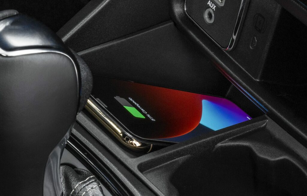 wireless charger home%403x1 - Strada