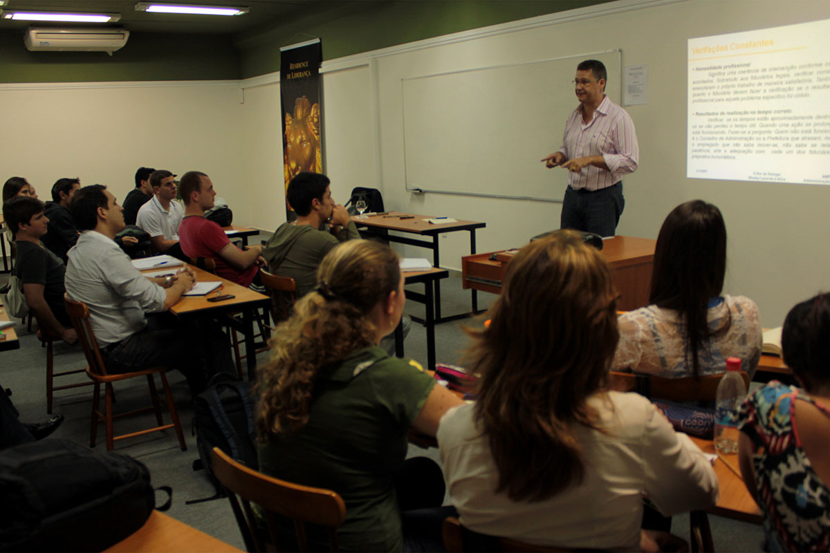AMF - Faculdade Antonio Meneghetti
